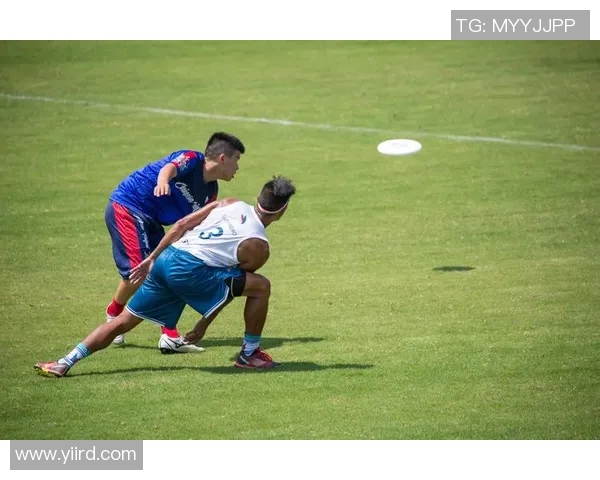 武汉飞盘队与成都飞盘队赛后复盘分析双方状态与表现对比