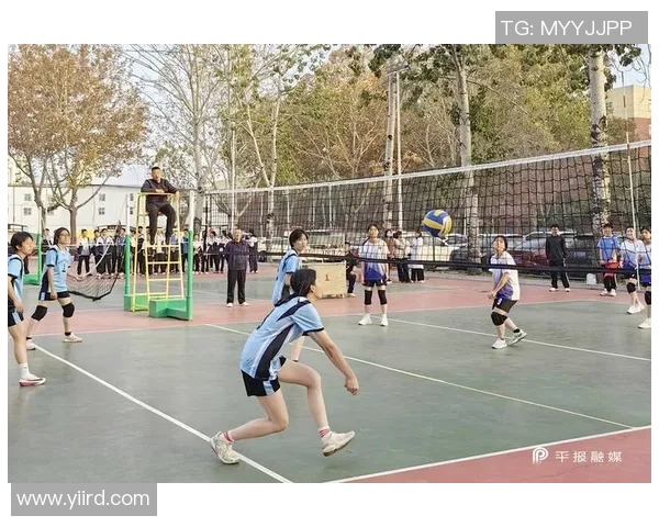 聚焦排球:探讨成都排球队在速度提升中的训练与战术创新 聚焦排球:探讨成都排球队在速度提升中的训练与战术创新